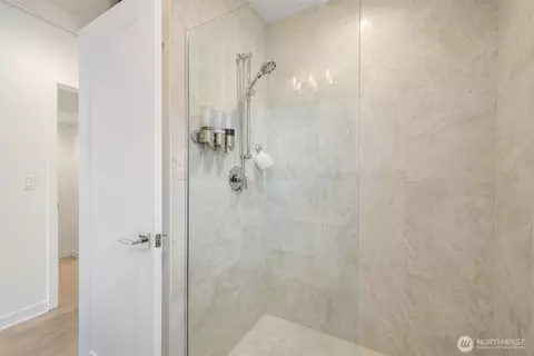 712 11th Ave E #A, Seattle, WA 98102 photo 13