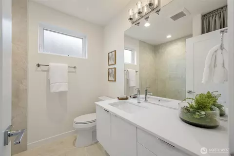 712 11th Ave E #A, Seattle, WA 98102 photo 12