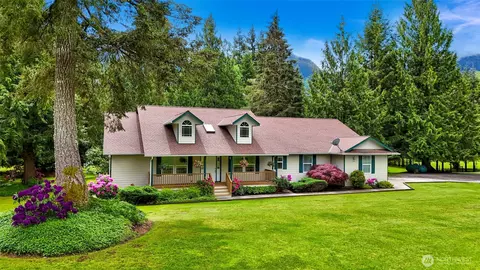 8368 Birdsview Meadows Ln, Concrete, WA 98237