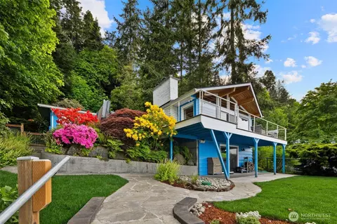 248 Fay Ln, Camano Island, WA 98282