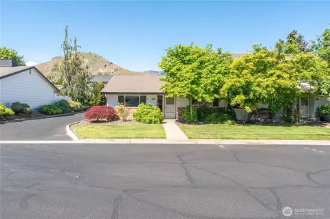 40 Quail Run, Wenatchee, WA 98801