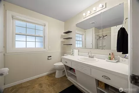 Bath - 8429 Nooksack Rd, Everson, WA 98247 photo 1 of 2