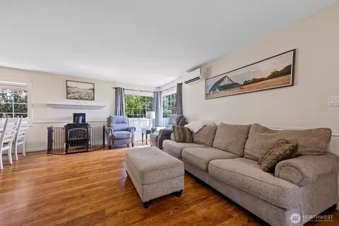 Living - 8429 Nooksack Rd, Everson, WA 98247 photo 2 of 3