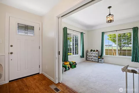 Entry Way - 8429 Nooksack Rd, Everson, WA 98247 photo 1 of 1