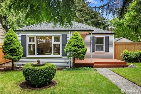 8658 10th Ave SW, Seattle, WA 98106