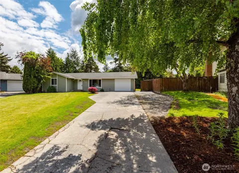 308 N 18th Pl, Mount Vernon, WA 98273
