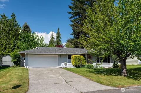 Exterior - 8702 4th Pl SE, Everett, WA 98208 photo 11 of 11