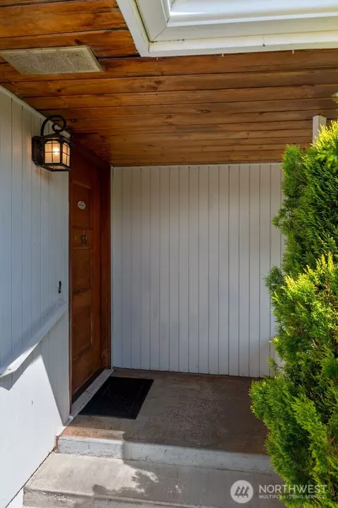 Entry Way - 8702 4th Pl SE, Everett, WA 98208 photo 1 of 1