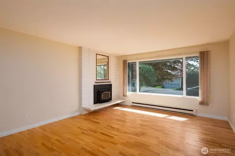 Living - 8702 4th Pl SE, Everett, WA 98208 photo 3 of 3