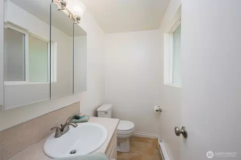 Bath - 8702 4th Pl SE, Everett, WA 98208 photo 1 of 2