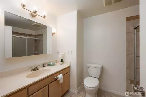 Bath - 8702 4th Pl SE, Everett, WA 98208 photo 2 of 2