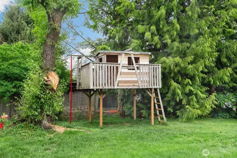 Exterior - 4525 244th St SE, Bothell, WA 98021 photo 6 of 11