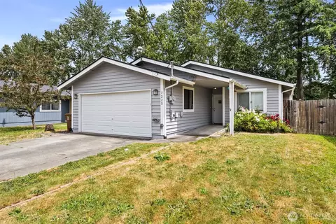7225 E F St, Tacoma, WA 98404