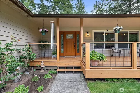 5937 NW Denali St, Bremerton, WA 98312