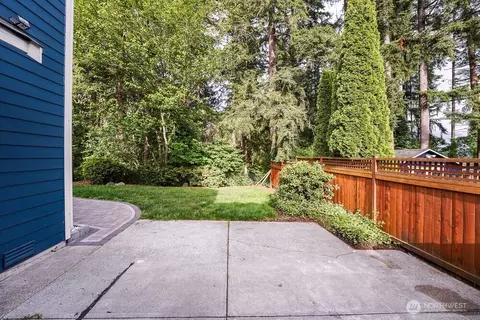 Exterior - 19621 10th Dr SE, Bothell, WA 98012 photo 8 of 8
