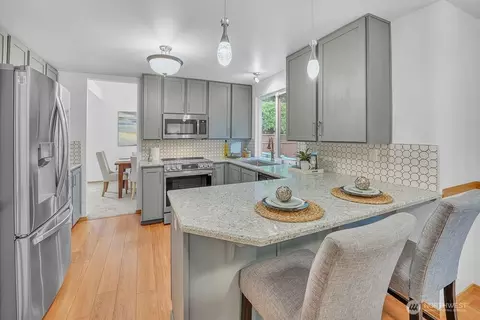 Kitchen - 19621 10th Dr SE, Bothell, WA 98012 photo 1 of 4
