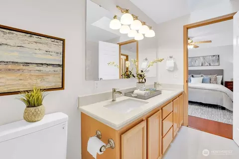 Bath - 19621 10th Dr SE, Bothell, WA 98012 photo 3 of 5