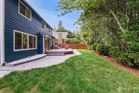 Exterior - 19621 10th Dr SE, Bothell, WA 98012 photo 7 of 8