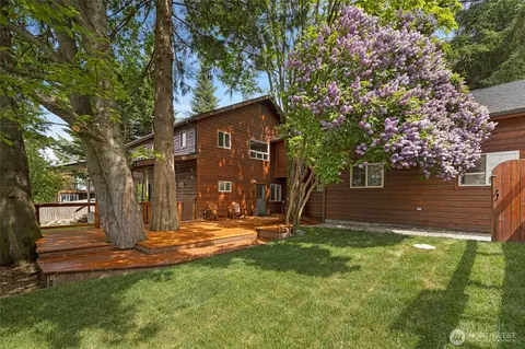 255 Alder St, Eastsound, WA 98245