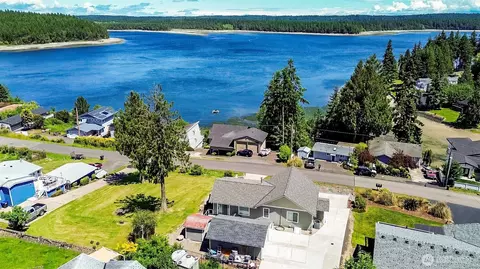 2207 Island Dr NW, Olympia, WA 98502