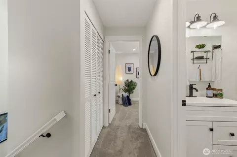 Entry Way - 1526 192nd St SE #Q3, Bothell, WA 98012 photo 3 of 3
