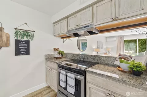 Kitchen - 1526 192nd St SE #Q3, Bothell, WA 98012 photo 1 of 2