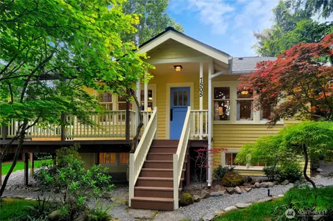 7505 32nd Ave SW, Seattle, WA 98126