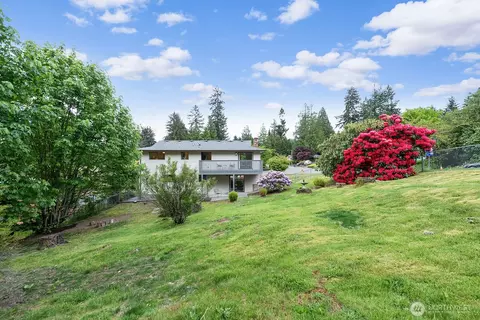 Exterior - 22032 3rd Pl W, Bothell, WA 98021 photo 5 of 5