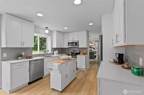 Kitchen - 13507 14th Dr SE, Mill Creek, WA 98012 photo 4 of 4