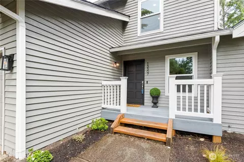Exterior - 13507 14th Dr SE, Mill Creek, WA 98012 photo 3 of 12
