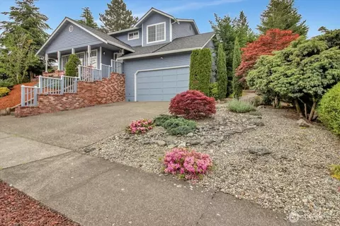 2711 NE 4th Ct, Renton, WA 98056