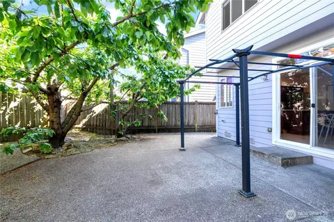 Exterior - 14611 46th Ave SE, Bothell, WA 98012 photo 3 of 4