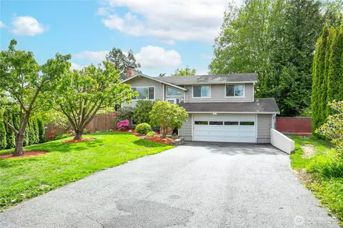 2151 Hillside Pl, Ferndale, WA 98248
