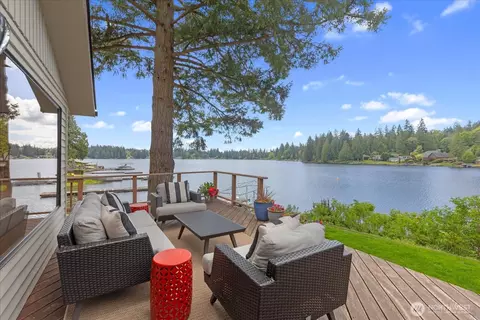 15208 W Lake Goodwin Rd, Stanwood, WA 98292