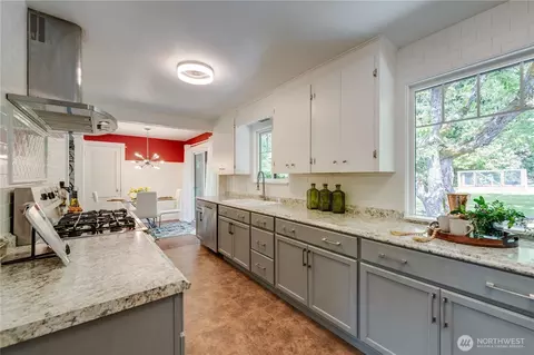 10418 NE 193rd St, Bothell, WA 98011 photo 15