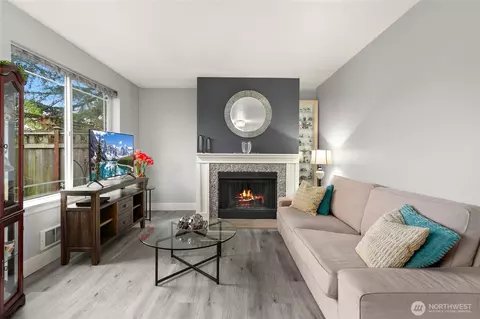 935 N 200th St #A103, Shoreline, WA 98133