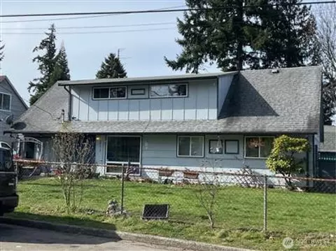 24013 35th Ave S, Kent, WA 98032