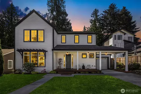3815 NE 89th St, Seattle, WA 98115