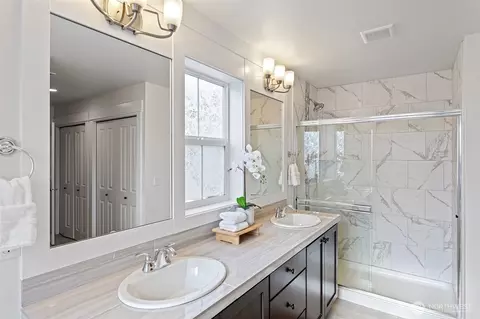 Bath - 18728 46th Ave SE, Bothell, WA 98012 photo 5 of 5