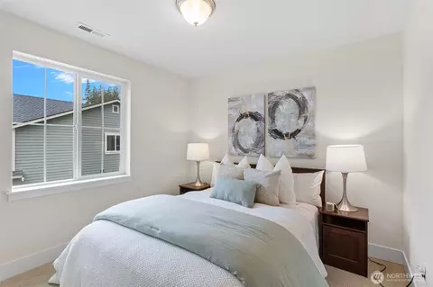 Bedroom - 18728 46th Ave SE, Bothell, WA 98012 photo 1 of 4