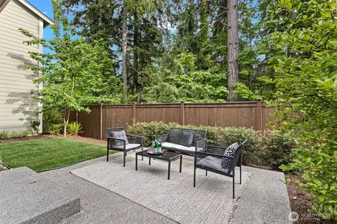 Exterior - 18728 46th Ave SE, Bothell, WA 98012 photo 6 of 8