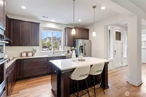 Kitchen - 18728 46th Ave SE, Bothell, WA 98012 photo 3 of 4