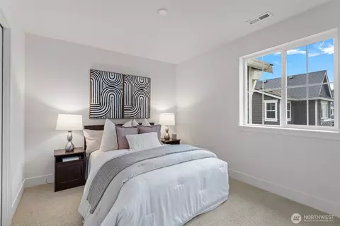 Bedroom - 18728 46th Ave SE, Bothell, WA 98012 photo 2 of 4