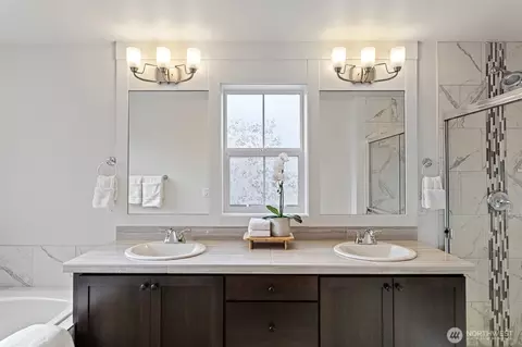 Bath - 18728 46th Ave SE, Bothell, WA 98012 photo 3 of 5