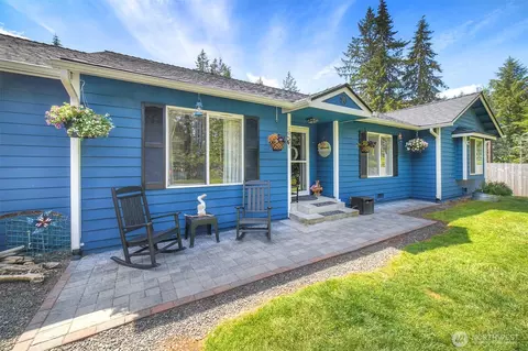 10101 Misery Point Rd NW, Seabeck, WA 98380