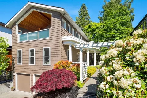 514 4th St S, Kirkland, WA 98033