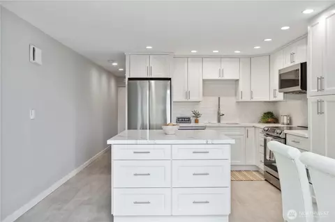 Kitchen - 2011 42nd Ave E #5, Seattle, WA 98112 photo 4 of 5