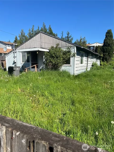 1136 Magnuson Way, Bremerton, WA 98310