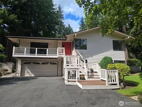 19220 37th Ave NE, Lake Forest Park, WA 98155