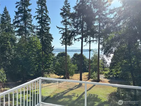 362 N Sunrise Blvd, Camano Island, WA 98282